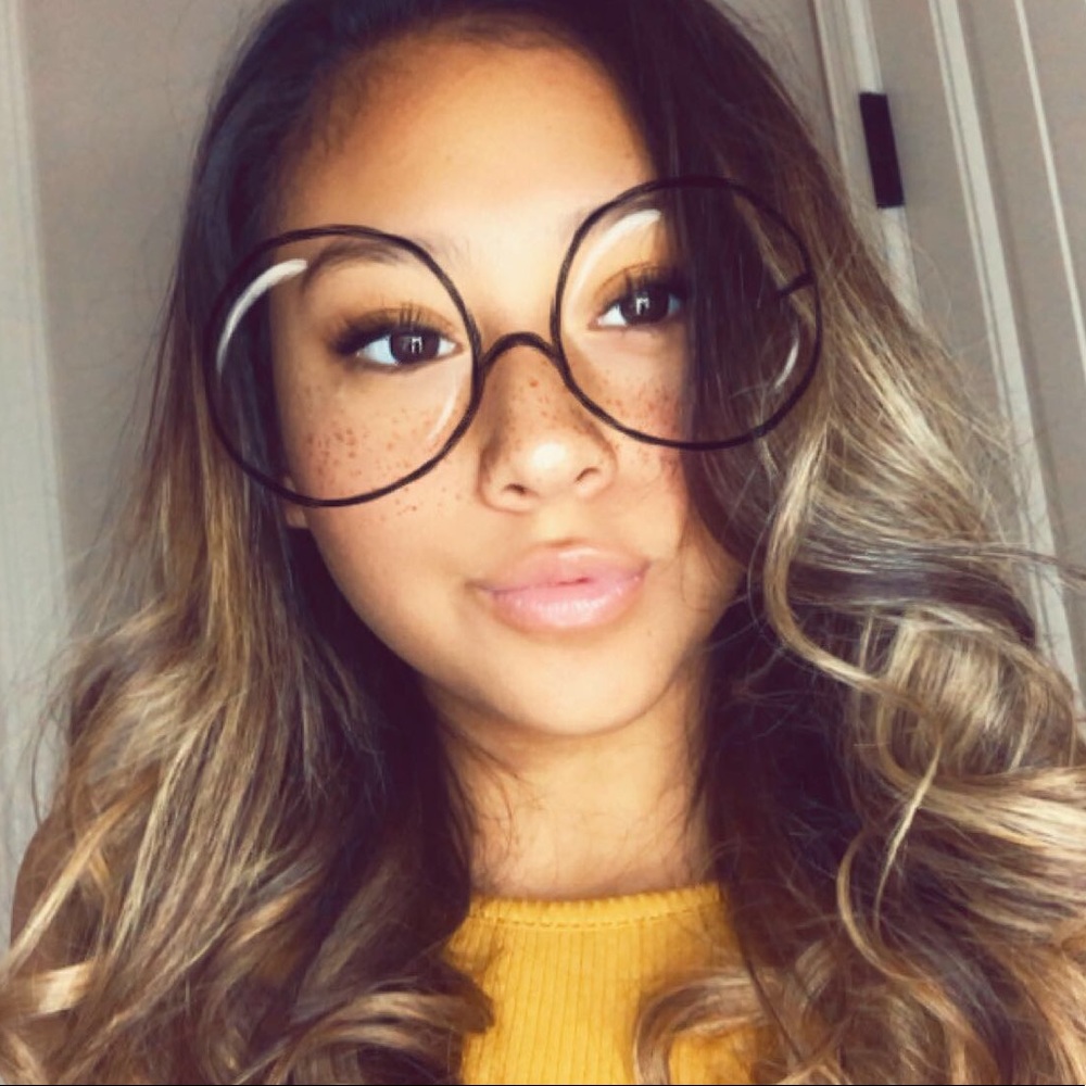 Meet your Posher, Nayomi